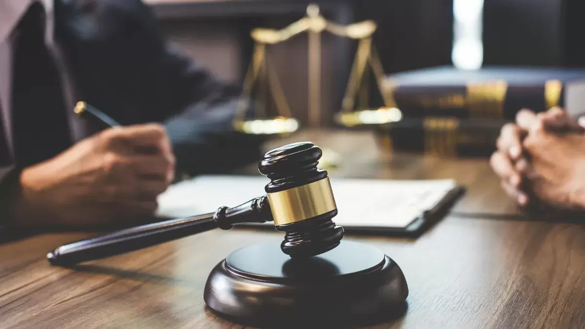 گمراہ کن اشتہارات پر سپریم کورٹ کا سخت ردعمل، ریاستوں کی غفلت پر توہین عدالت کی کارروائی کی دھمکی