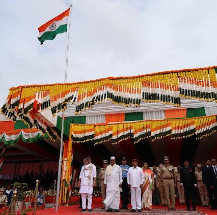 یومِ جمہوریہ تقریب: گورنر گہلوت  کا آئین، وفاقیت اور جمہوری اقدار کے تحفظ پر زور