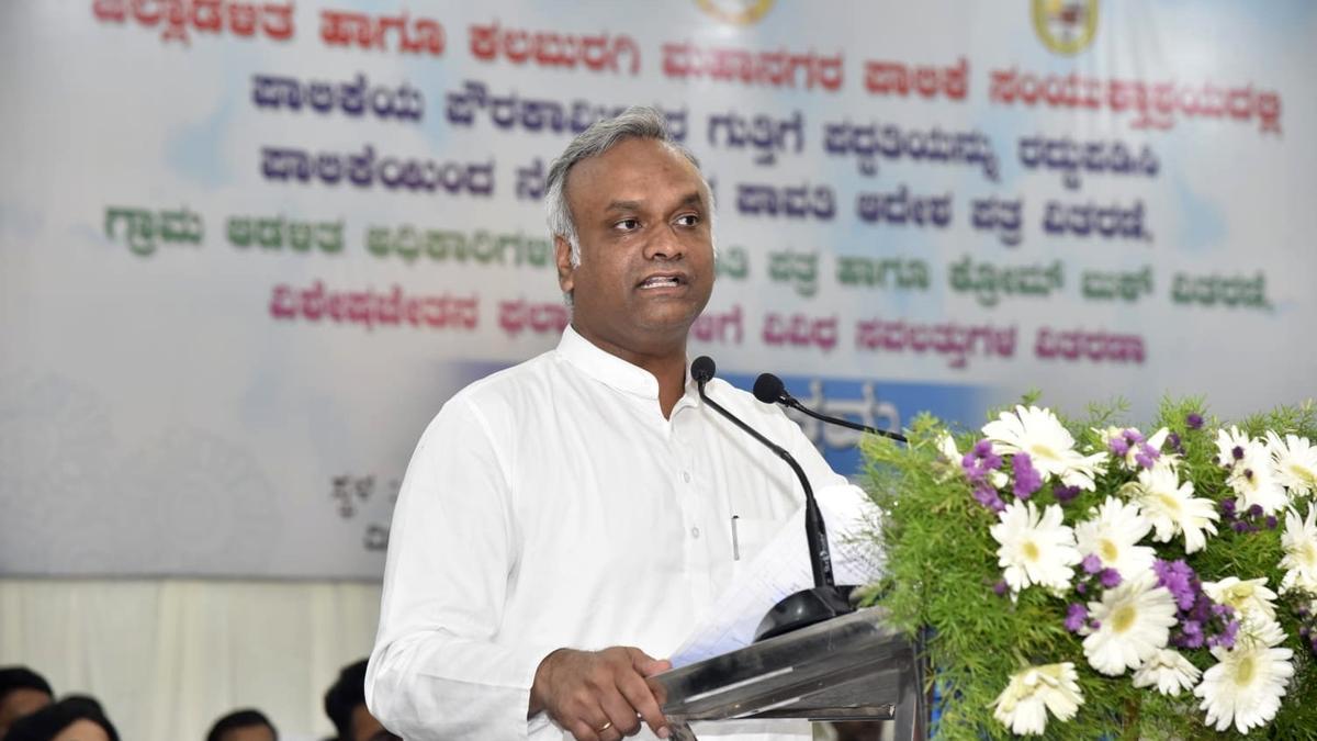 گرام پنچایتوں میں مالی بے ضابطگیوں کے خاتمے کے لیے سو روزہ خصوصی مہم کا آغاز: وزیر دیہی ترقیات پریانک کھرگے کا اعلان