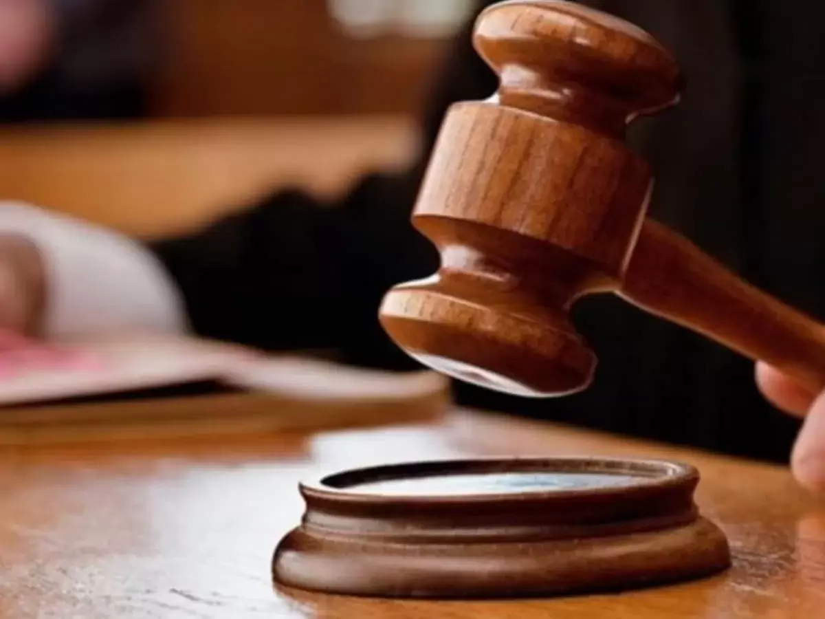 "میں نے چُرائی تھی 150 روپے کی گھڑی" – 49 سال پرانے کیس میں ملزم کا اعتراف، عدالت نے سنایا فیصلہ