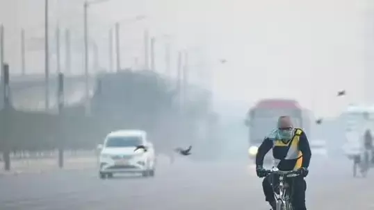 دہلی-این سی آر میں بارش سے موسم میں نرمی، مارچ کی گرمی کا تھا احساس