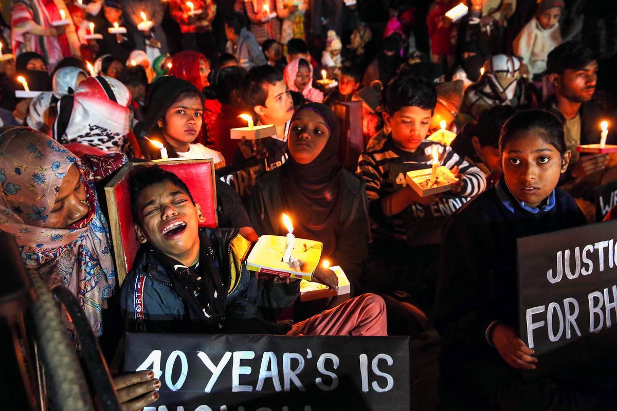 سپریم کورٹ نے بھوپال گیس سانحہ کی زہریلی راکھ ہٹانے اور انسانی بستیوں کو محفوظ رکھنے کی ہدایت دی