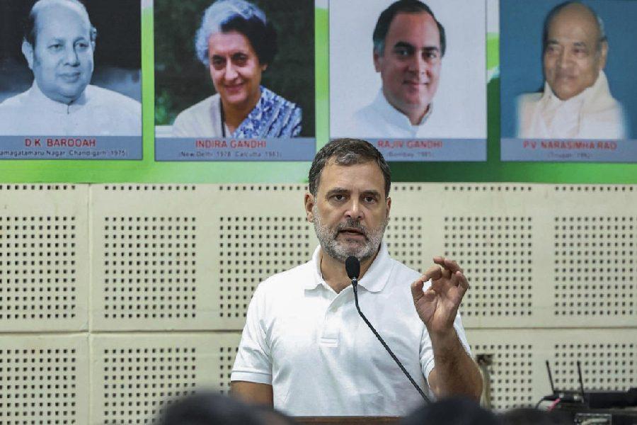 گجرات سے بی جے پی اور آر ایس ایس کو ہٹانے کا عزم، راہل گاندھی کا کارکنوں سے خطاب