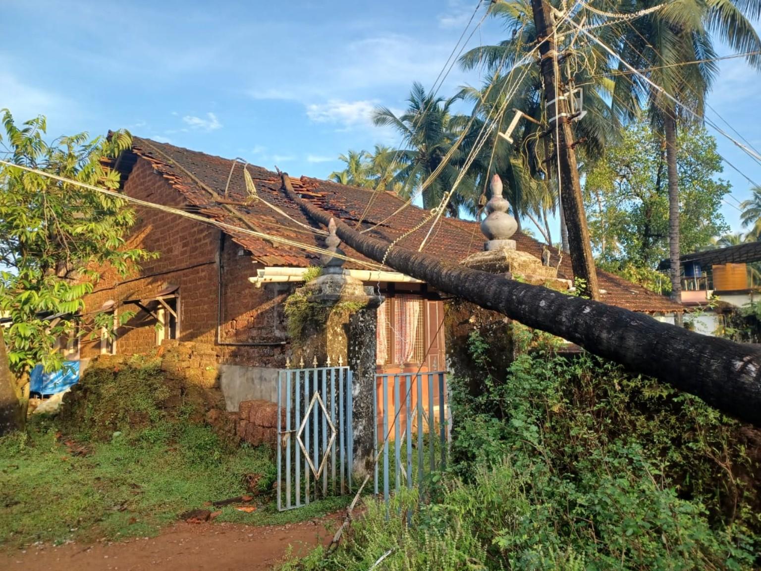 بھٹکل میں بجلی کی کڑک اور بادلوں کی گرج کے ساتھ برسی بارش کے بعد الیکٹری سٹی غائب؛ صبح دس بجے تک بحالی کا امکان