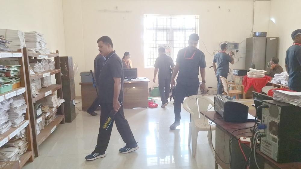 بھٹکل تحصیلدار دفتر کو فرضی بم دھمکی والا ای میل؛ منی ودھان سودھا میں تلاشی