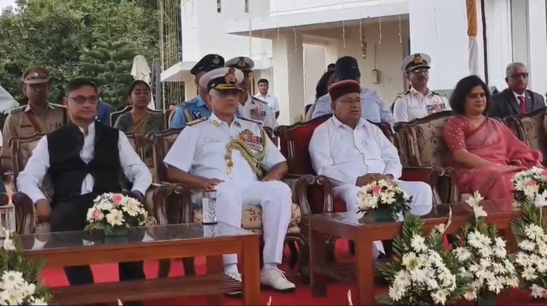 کاروار میں نیوی ڈے 2025 کی تقریبات؛ ‘سمبندھ’ اور بیٹنگ ریٹریٹ کی شاندار پیشکش