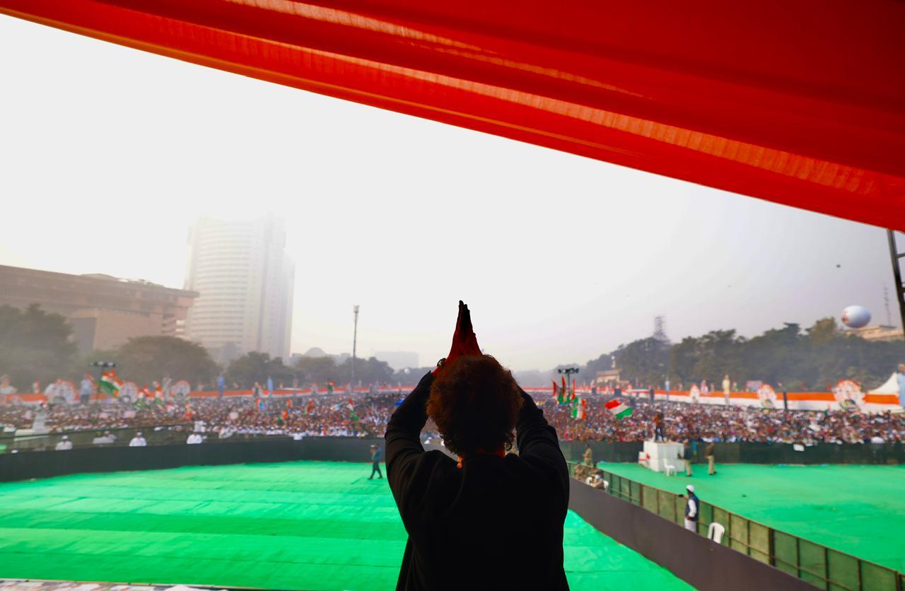 کانگریس کی ’ووٹ چور، گدی چھوڑ‘ مہا ریلی؛ الیکشن کمیشن اور بی جے پی پر سنگین الزامات، راہل، پرینکا اور کھڑگے کی قیادت میں زبردست احتجاج