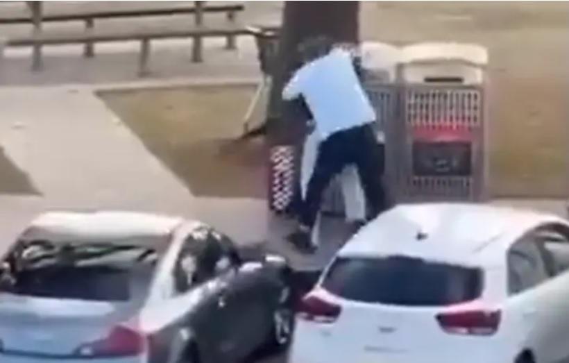 سڈنی میں حملہ آورکو روکنے والے شخص احمد کو آسٹریلوی عوام نے قراردیا ‘ہیرو’