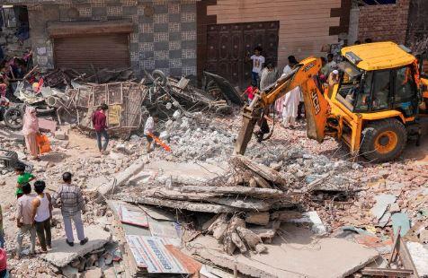 مصطفیٰ آباد حادثہ: دیویندر یادو نے غیر قانونی تعمیرات پر بی جے پی اور عآپ کو آڑے ہاتھوں لیا، متاثرین کیلئے 10 لاکھ معاوضے کا مطالبہ