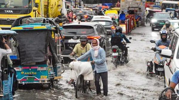 بہار میں آسمانی بجلی گرنے اور ژالہ باری سے کم از کم 25 افراد ہلاک؛ مختلف اضلاع میں الرٹ جاری