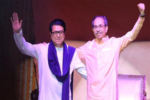 دو دہائیوں بعد راج اور ادھو ایک اسٹیج پر؛ ہندی مسلط کرنے کی بی جے پی  کی کوشش پر شدید تنقید