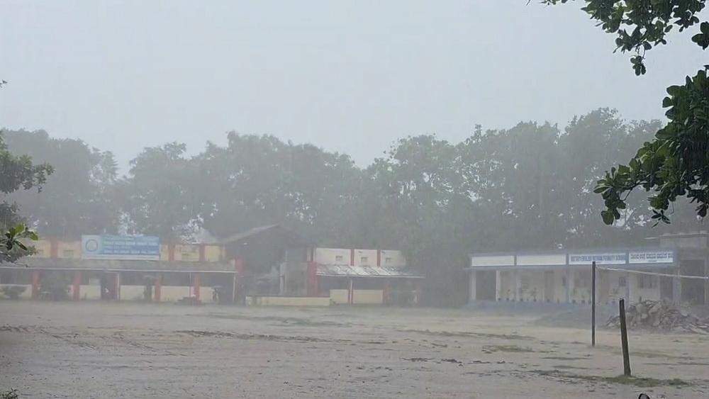 کاروار: ساحلی علاقوں کے بعد اب گھاٹ والے بالائی علاقوں میں موسلا دھار بارش؛ بدھ 25 جون کوچار تعلقوں کے اسکولوں میں چھٹی کا اعلان