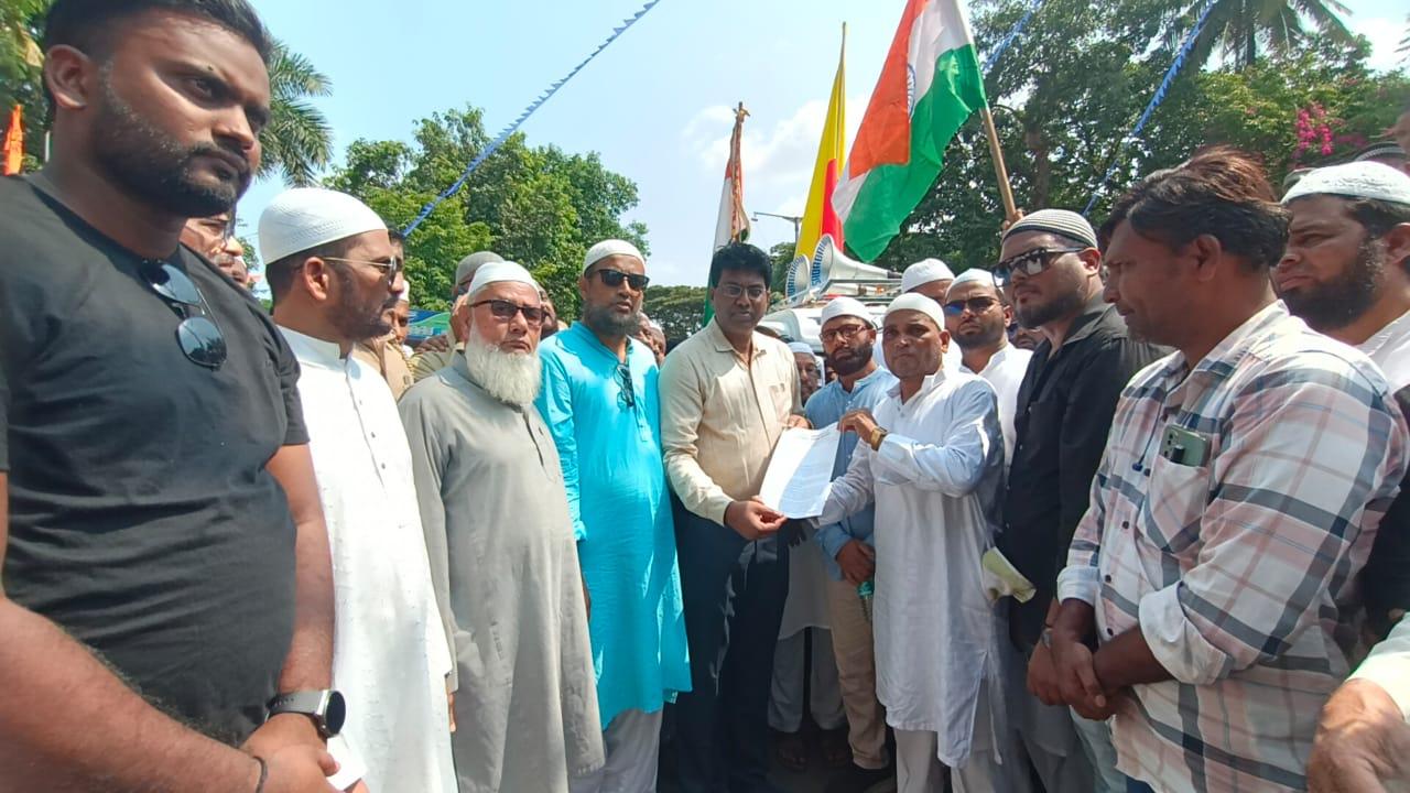 وقف ترمیمی قانون کے خلاف ڈانڈیلی میں احتجاج، صدر جمہوریہ کے نام دیا گیا میمورنڈم