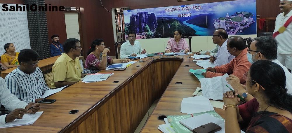 کاروار: 21 مارچ سے شروع ہونے والے  ایس ایس ایل سی امتحانات میں اُترکنڑا سے   20,035 طلبہ  ہوں گے شریک ؛ منظم اور شفاف طریقے پرامتحانات کو یقینی بنانے ڈی سی کی تاکید