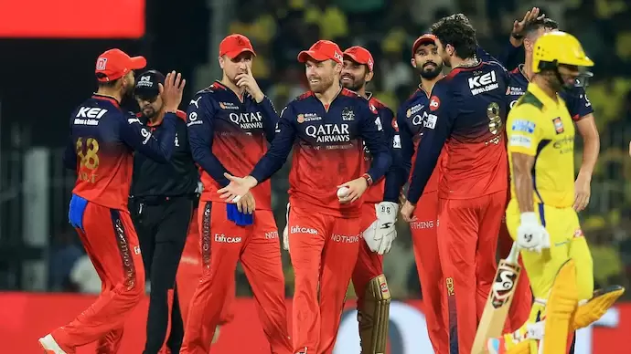 آئی پی ایل 2025: بنگلورو کی مسلسل دوسری جیت، چنئی کو 17 سال بعد اس کے ہوم گراؤنڈ پر شکست