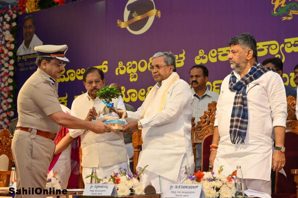 دو افسران کے تبادلے کے بعد مینگلور اور جنوبی کَنّڑا ضلع پر مکمل کنٹرول، وزیر اعلیٰ سدارامیا