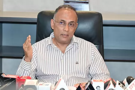 جن اوشدھی تنازع: دنیش گنڈو راؤ کا مرکزی وزیر کو وضاحتی مکتوب، سرکاری اسپتالوں میں صرف مفت ادویات کی تقسیم کا مقصد واضح