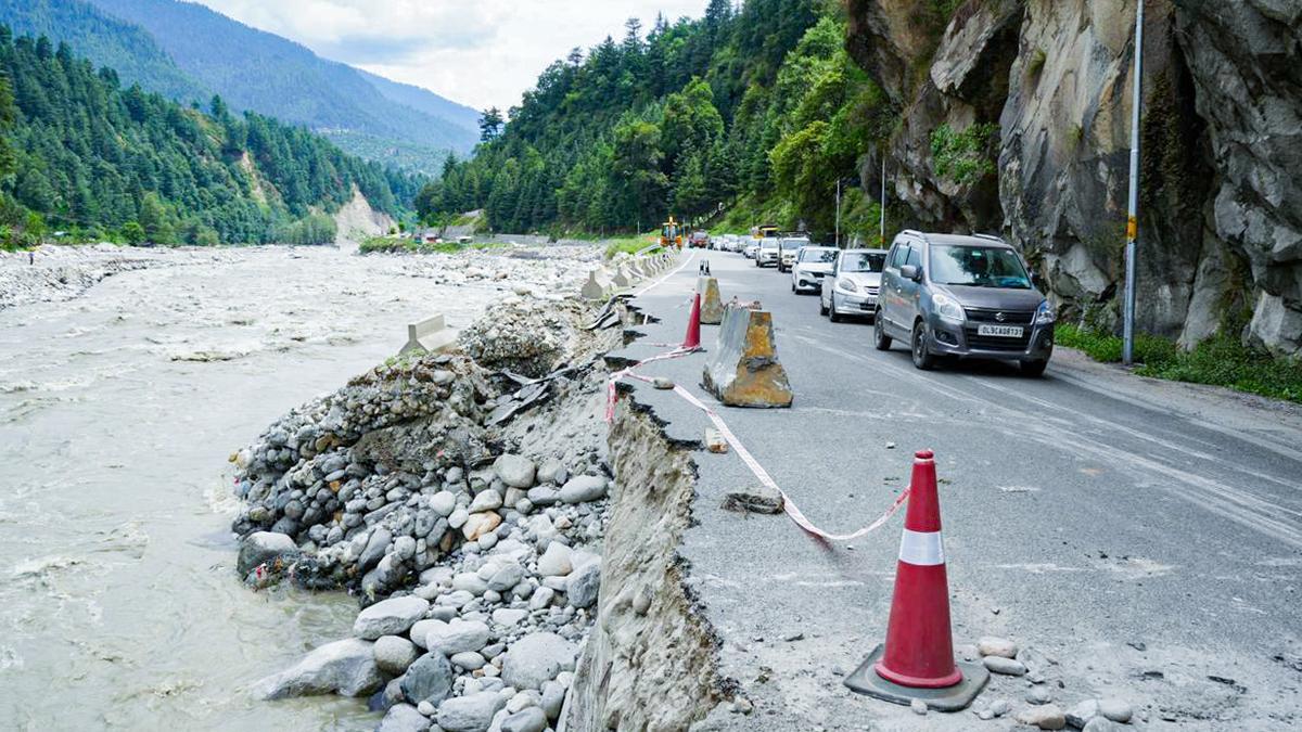 بارش و سیلاب کا قہر، 10 افراد ہلاک، کئی ریاستوں میں الرٹ جاری