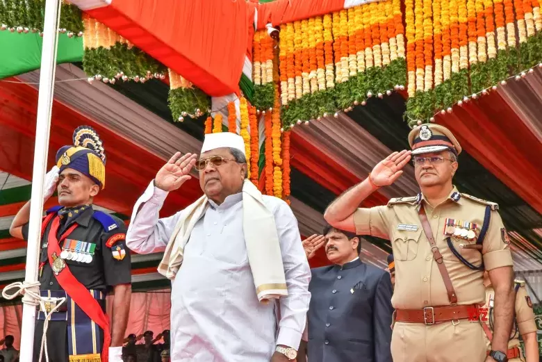 یومِ آزادی پر وزیراعلیٰ سدارامیا کا خطاب: اتحاد، مساوات اور ترقی پر زور، مجاہدین آزادی کو خراجِ عقیدت، فلاحی منصوبوں کا ذکر