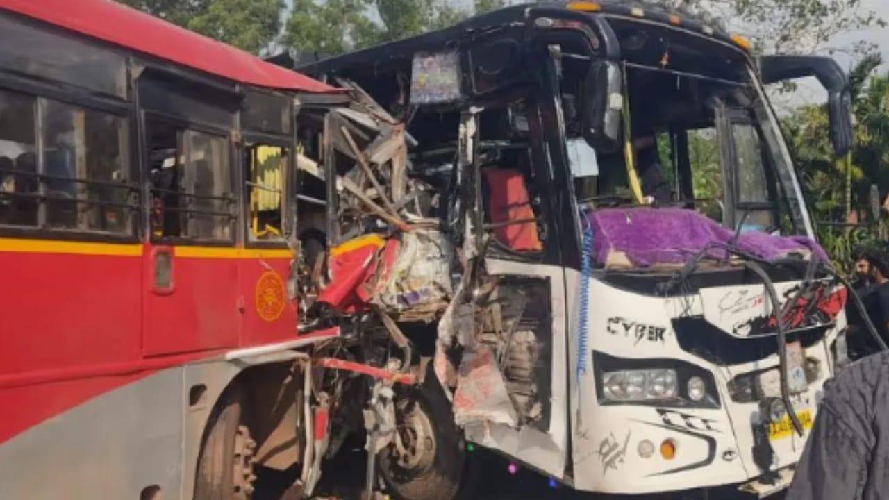 کمٹہ–سرسی روڈ پر سرکاری اور پرائیویٹ بس میں ٹکر؛ 40 سے زائد مسافر زخمی، کئی کی حالت نازک