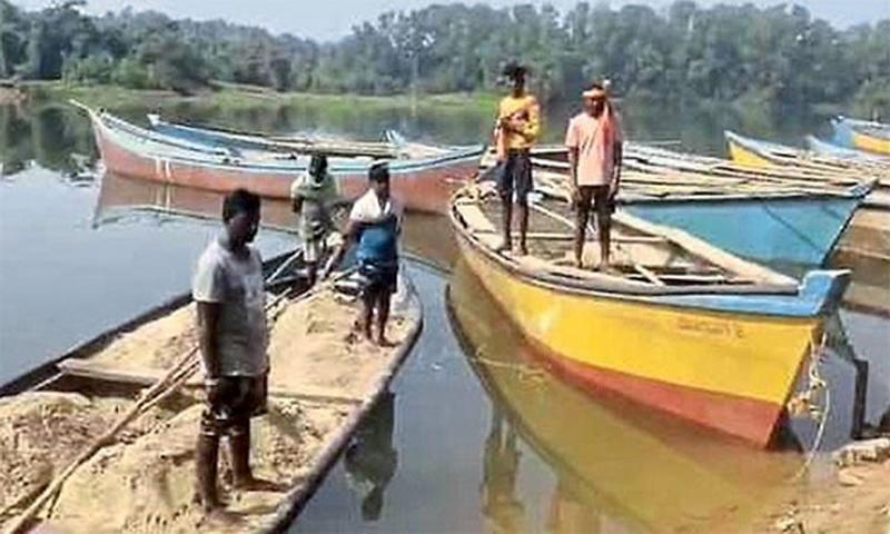 کنداپور: کنڈلور کی واراہی ندی میں غیر قانونی طور پر ریت نکالنے کا معاملہ - 11 ملزمین گرفتار