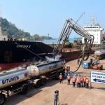 مشرقِ وسطیٰ کشیدگی کے باوجود یو اے ای سے بٹومین لدا جہاز کاروار بندرگاہ پہنچ گیا