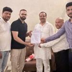 SIR نوٹس: بیرونِ ملک مقیم ووٹروں کو ورچوئل حاضری یا اہل خانہ کے ذریعے دستاویزات جمع کرانے کی سہولت کا مطالبہ
