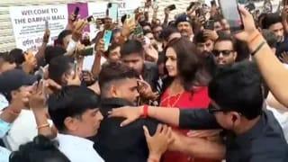بہار  میں بھوجپوری اداکارہ کاجل راگھوانی کی گاڑی پر پتھراؤ، بے قابو بھیڑ نے توڑے شیشے؛ اداکارہ محفوظ
