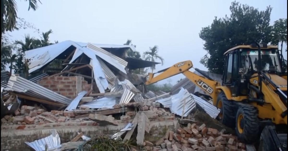 آسام: بے دخلی کارروائی کے دوران 1200 سے زیادہ بنگالی مسلمانوں کے گھر مسمار