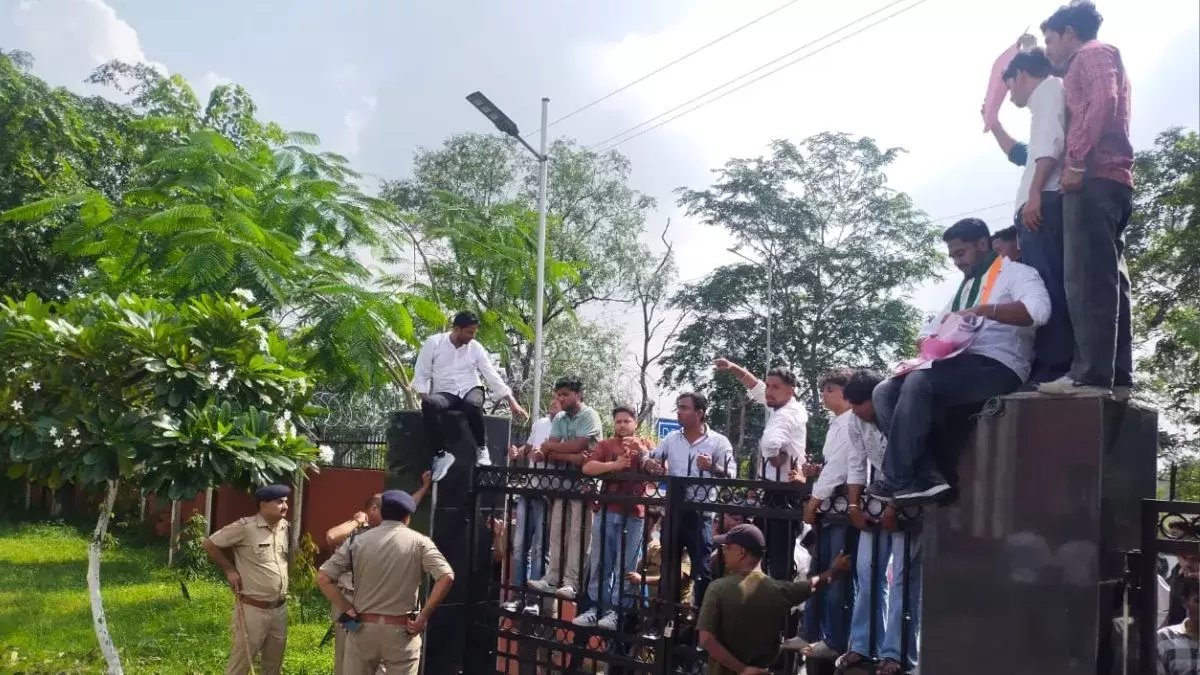 اتراکھنڈ پیپر لیک تنازعہ شدت اختیار کر گیا، دہرادون میں احتجاج سے قبل دفعہ 163 نافذ