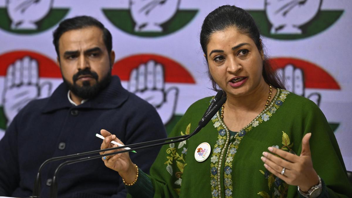 انکیتا بھنڈاری قتل کیس: الکا لامبا کا بی جے پی پر سنگین الزام، وی آئی پی پہلو کی غیر جانبدار جانچ کا مطالبہ