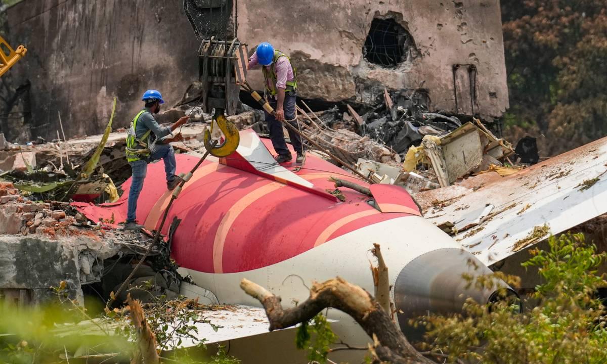 احمد آباد طیارہ حادثہ: بلیک باکس کی ملک میں ہی جانچ ہوگی، سازش کے امکان کی بھی تحقیقات جاری : مرکزی وزیر