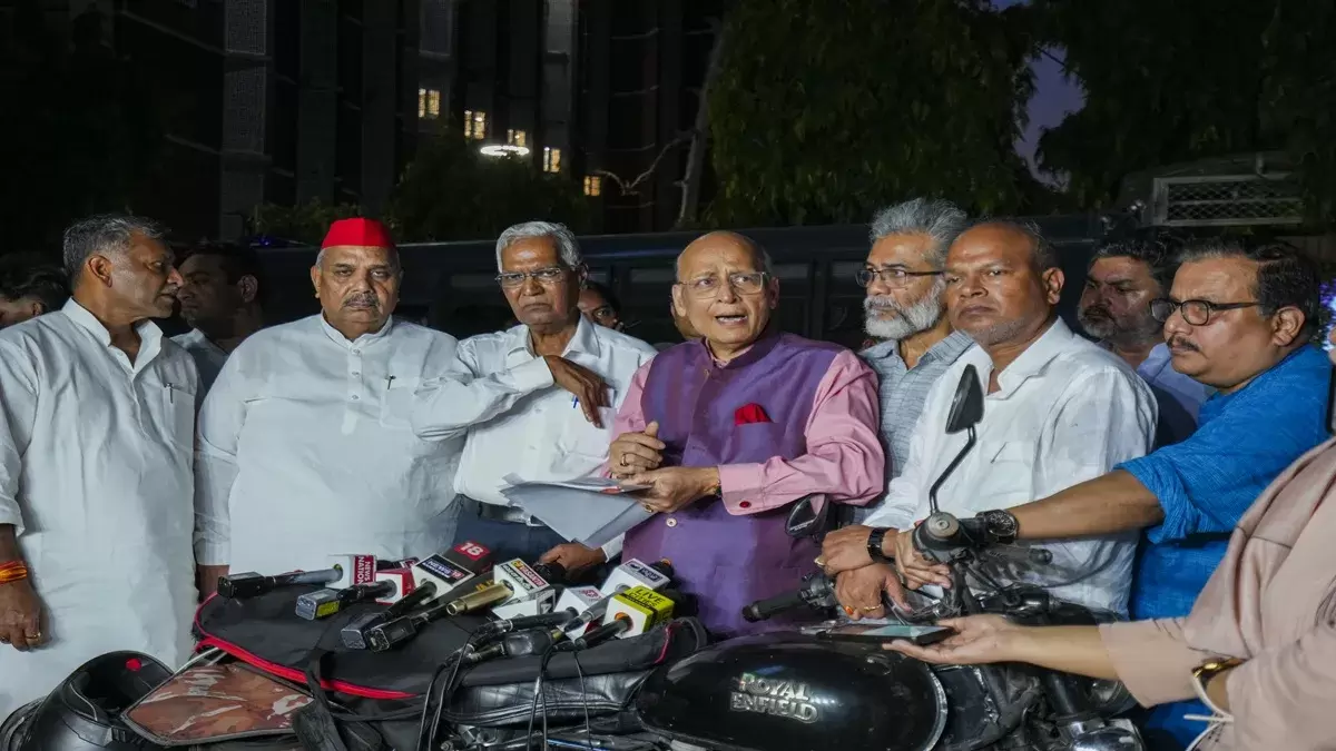 ’ایس آئی آر کا اعلان تاخیر سے کیوں؟‘ – 11 جماعتوں کا الیکشن کمیشن سے سوال