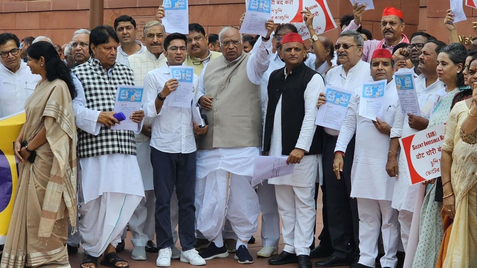 ایس آئی آر کے خلاف ٹی ایم سی متحرک، بنگال اسمبلی میں قرارداد لانے کا اعلان