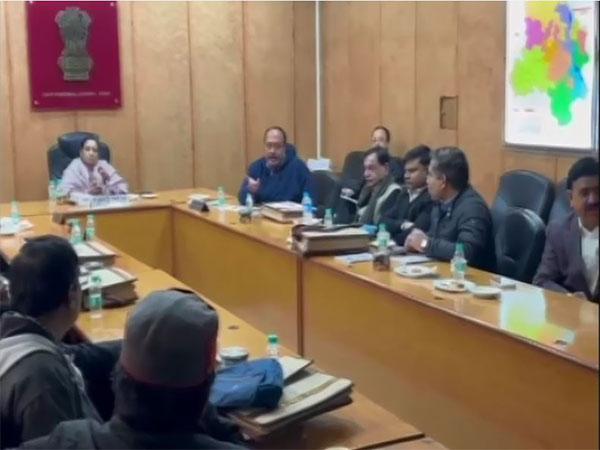 دہلی اسمبلی انتخابات: صاف و شفاف عمل کے لیے چیف الیکٹورل افسر کی سیاسی جماعتوں سے ملاقات