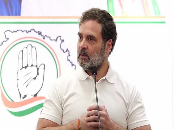 ووٹر شناختی کارڈ کو آدھار سے جوڑنے کے فیصلے پر راہل گاندھی کی تشویش