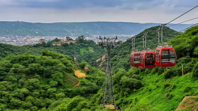 حکومتی تعریف میں اراولی کا بیشتر حصہ خارج؛ جے رام رمیش کی سخت تنقید، ماحولیاتی نقصان کی وارننگ