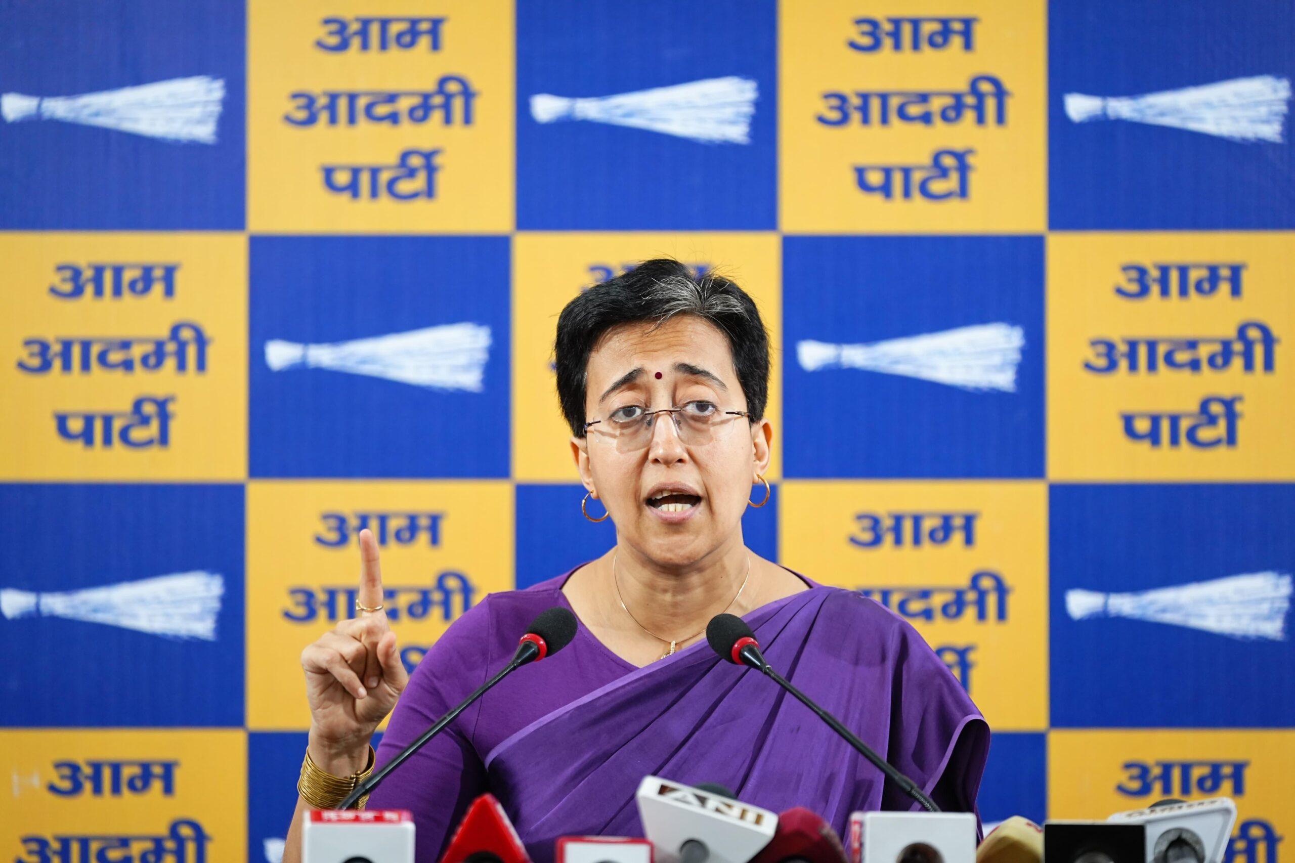 آتشی کا وزیر اعظم سے سوال: خواتین کے اکاؤنٹ میں 2500 روپے کب جمع ہوں گے؟