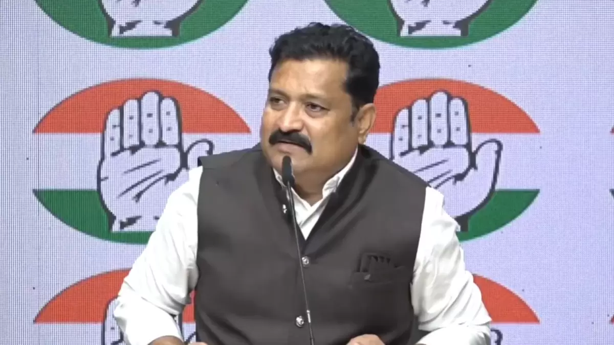 مہاراشٹر حکومت کے داووس دعووں پر کانگریس کا سوال، ایم او یوز کی تفصیل طلب