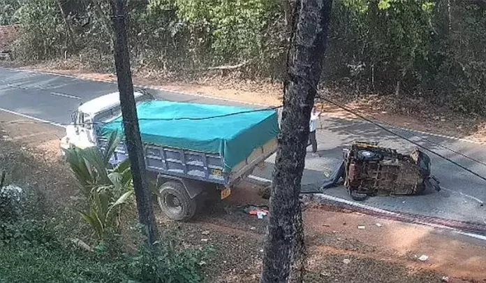 مینگلور کے قریب سمپاجے میں کار اور لاری نے دی آٹو رکشہ کو ٹکر؛ ایک کی موت