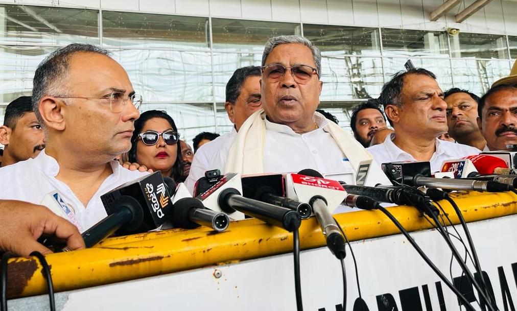 بنگلور وکے اسکولوں کو بم کی دھمکیاں، ترقیاتی منصوبے جاری رہیں گے، دھرمستھلا واقعہ پر ایس آئی ٹی جانچ پر غور: سدارامیا کا دو ٹوک بیان