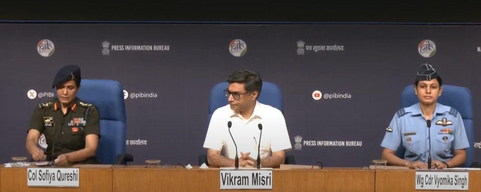 آپریشن سندور پر فوج کی پریس بریفنگ: 'ہندوستان نے اپنی سرزمین پر حملوں کا دفاع کرنے کا حق استعمال کیا'