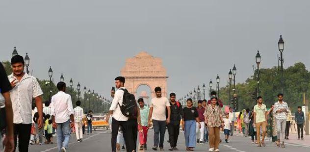 ہماچل و گجرات میں موسمی قہر، دہلی میں جھلساتی اُمس، متعدد ریاستوں میں تیز بارش کا انتباہ جاری