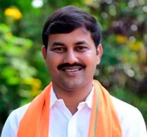 بیلتنگڈی : اپنے بھائی کو ٹھیکے دلوانے کا الزام ہوا ثابت - گرام پنچایت رکن کو نااہل قرار دیا گیا