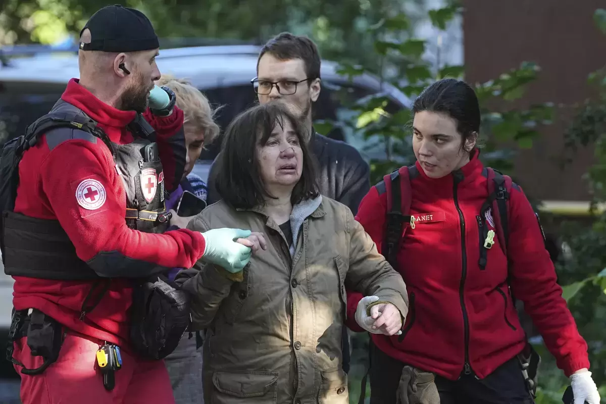 روس کا یوکرین پر بڑا فضائی حملہ، 352 ڈرونز اور 16 میزائل داغے، 10 ہلاک