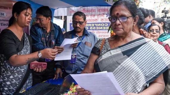 یوپی سمیت چھ ریاستوں میں ایس آئی آر کی مدت میں توسیع: الیکشن کمیشن کا فیصلہ