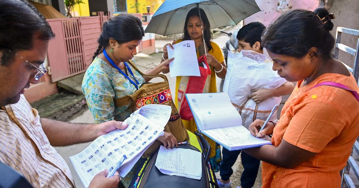 بی ایل اوز کی تنخواہوں میں نمایاں اضافہ، دیگر اہلکاروں کے معاوضے میں بھی ترمیم