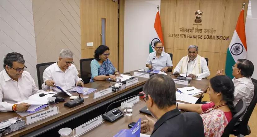 سدارامیا کا 16ویں مالیاتی کمیشن سے مطالبہ: مرکزی محصولات میں کرناٹک کو جائز حصہ دیا جائے