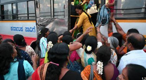 بیدر: "شکتی یوجنا" کے تحت خواتین کا مفت سفر، یومیہ 1.14 لاکھ خواتین مستفید