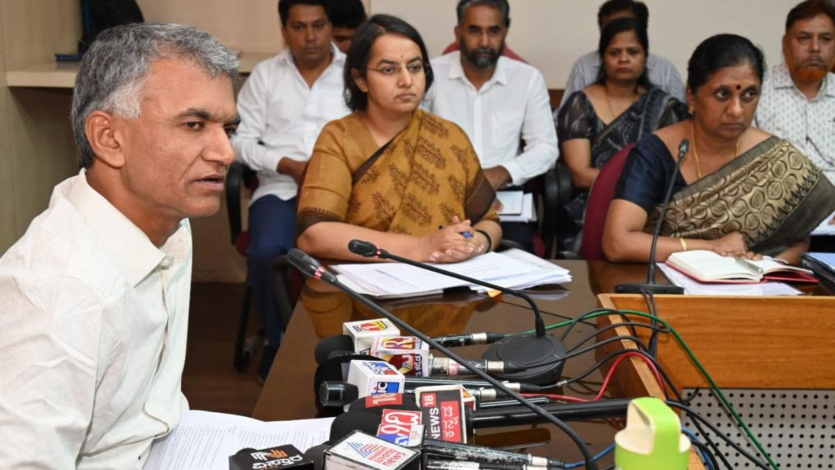 کرناٹک میں ’ننا بھومی‘ مہم کو زبردست کامیابی: سات ماہ میں ایک لاکھ سے زائد زمینوں کی حد بندی مکمل، لاکھوں صفحات ڈیجیٹلائز